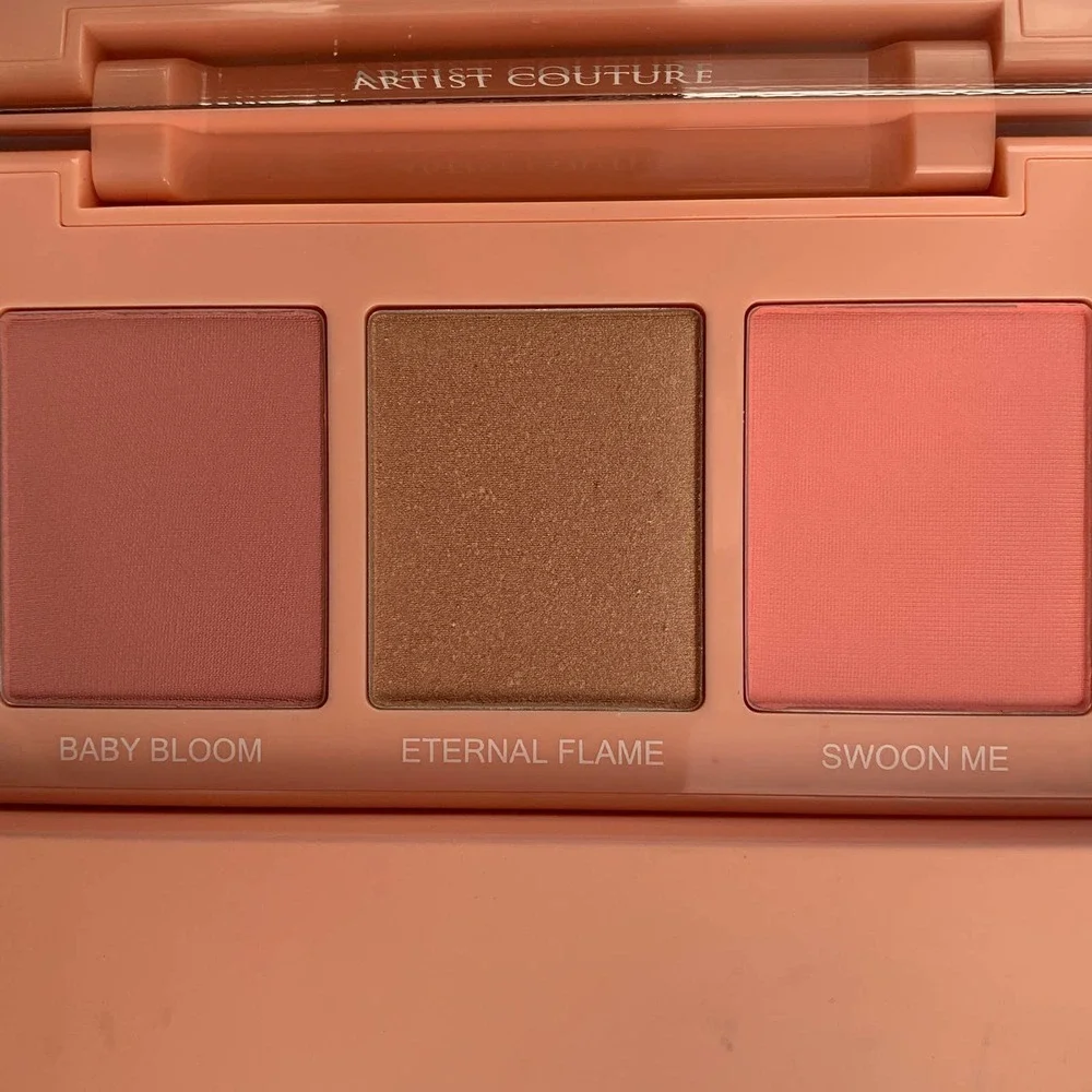 ARTIST COUTURE‎ Love Sprung Palette in Volume 1
